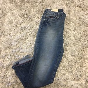 the cutests brand new tommy hilfiger cropped jeans